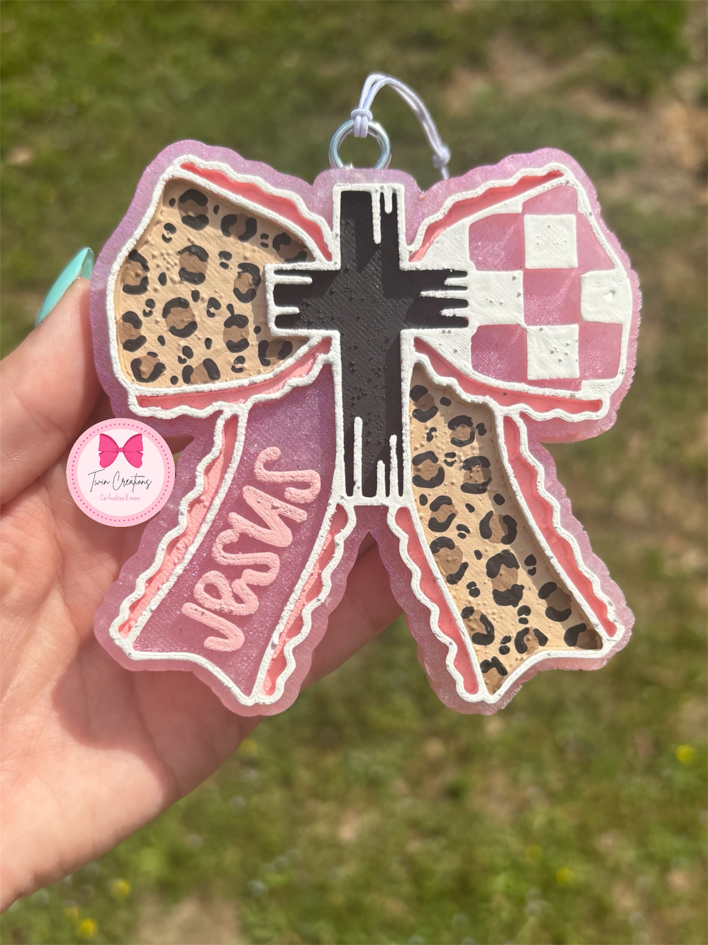 Jesus cross checkered bow