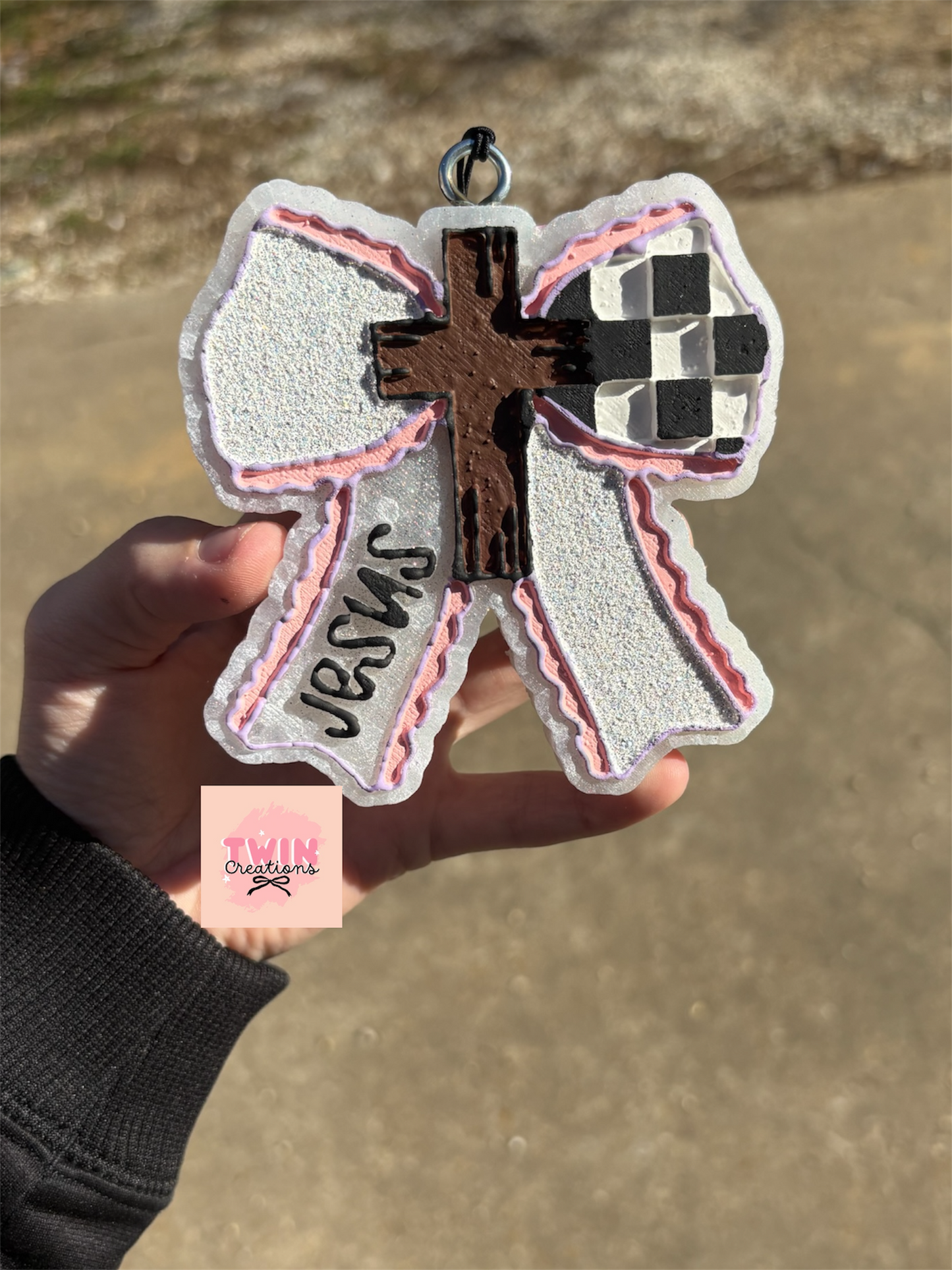 Jesus cross checkered bow