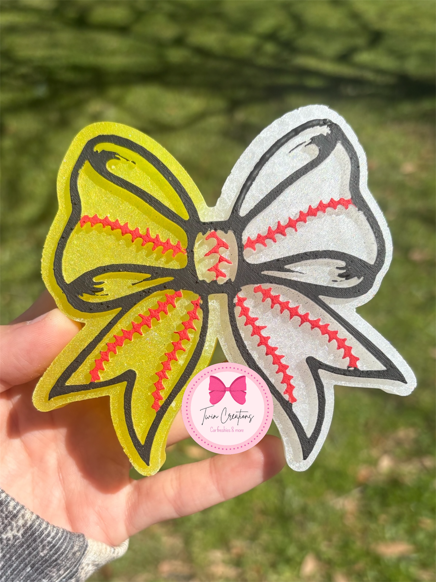 Baseball/softball bow